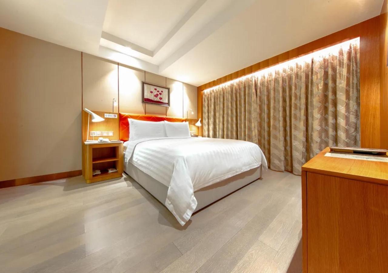 Royal Dragon Hotel Макао Экстерьер фото